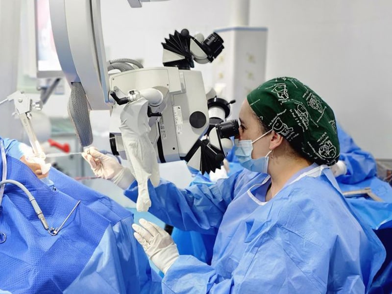 Cirugía de garganta Quito-min